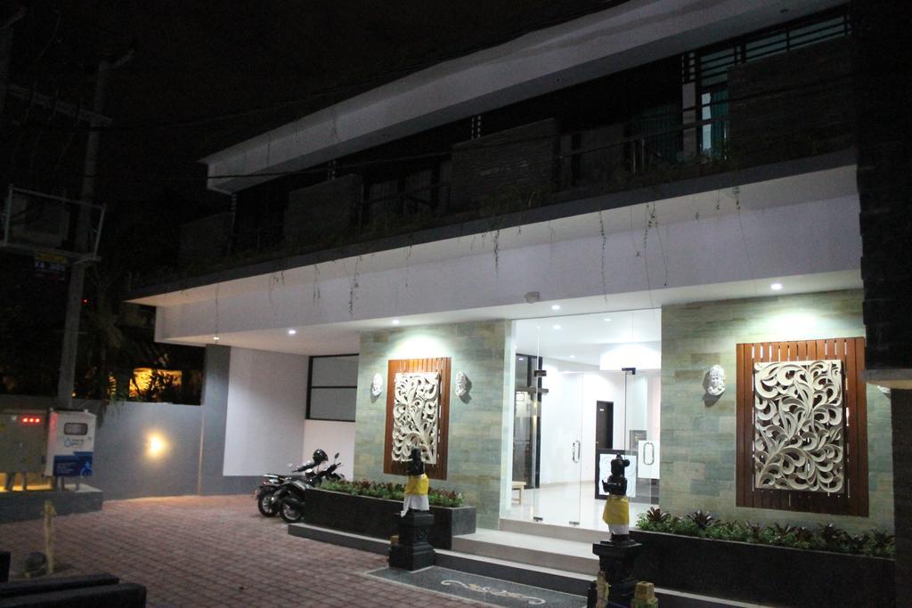 Rabasta Mahayana Kuta Hotel Bali Exterior foto